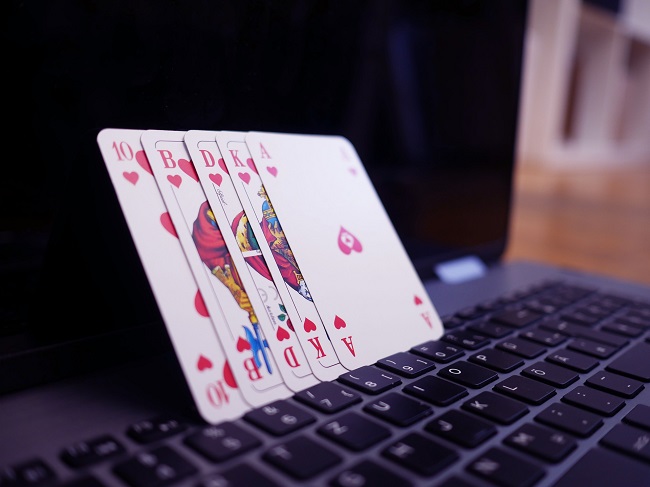 Online Gambling है पैसे कमाने का गलत तरीका 